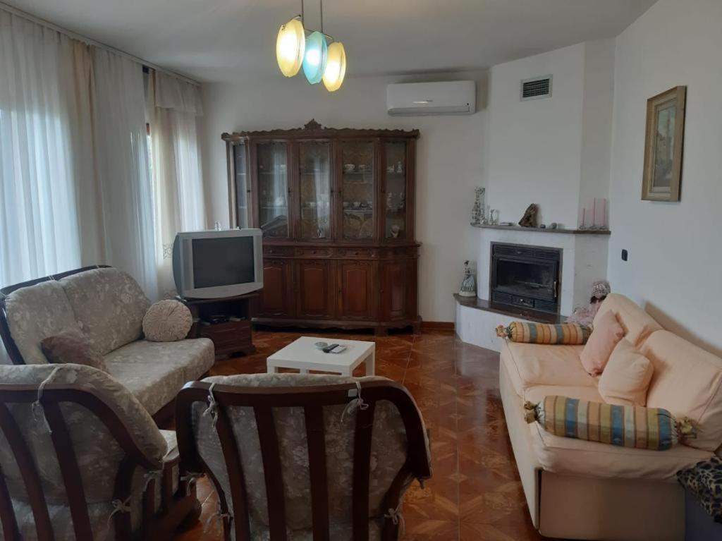 Guesthouse Villa Rosa Berat Værelse billede